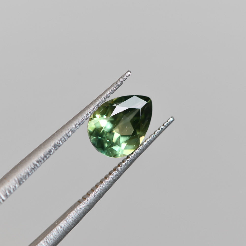 Australian Sapphire Pear 1=1.40ct Green