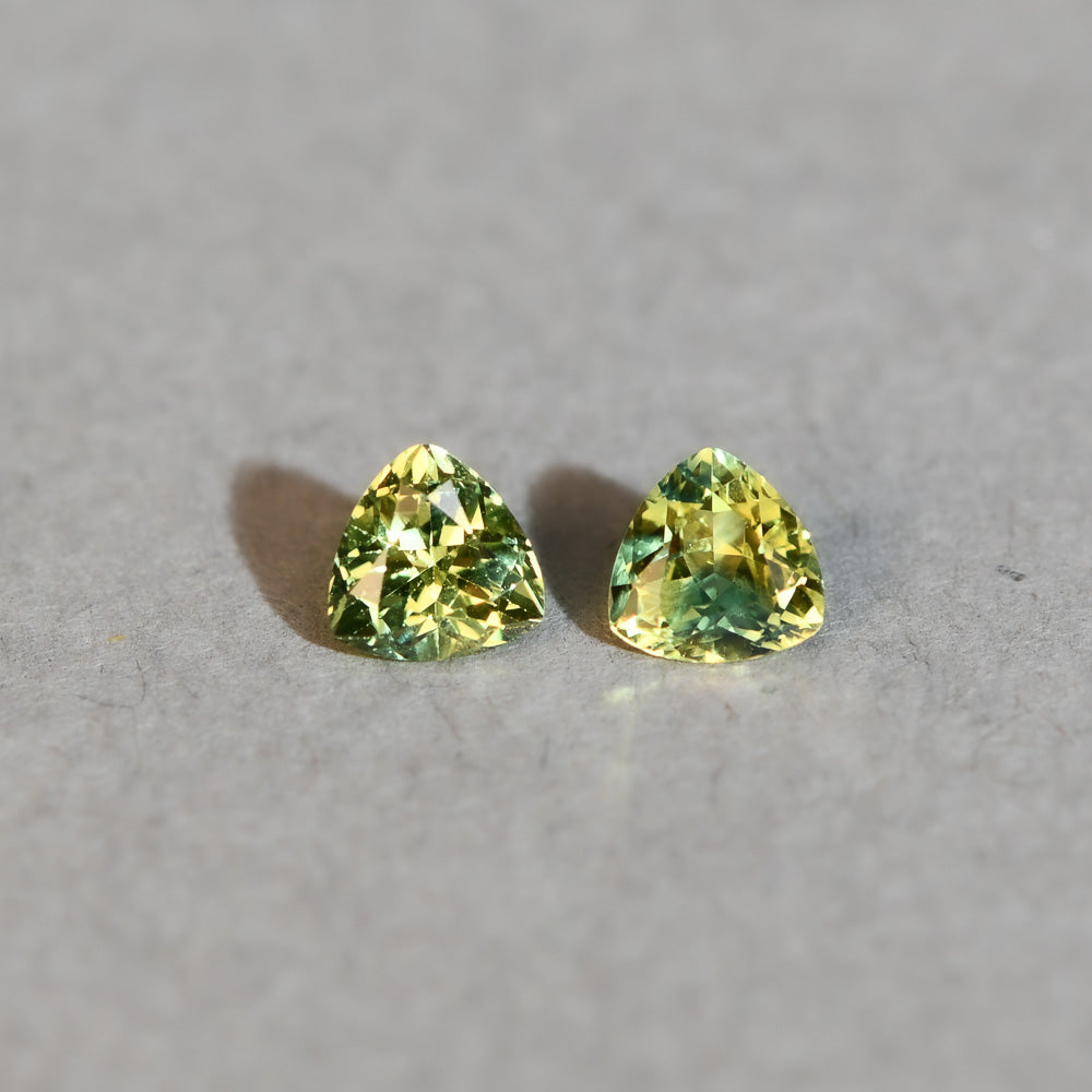 Australian Sapphire Trilliant 2=0.86ct Yellow Parti