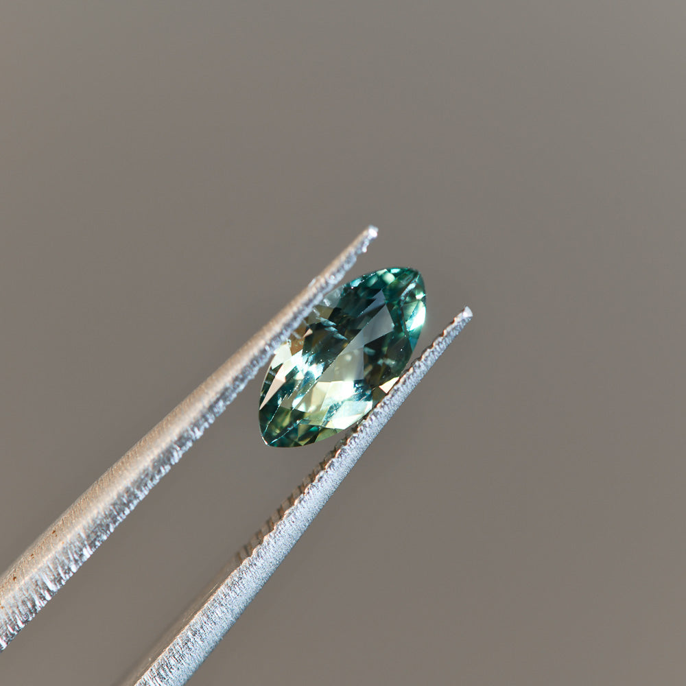 Australian Sapphire Marquise Pale 0=0.94ct Teal Parti