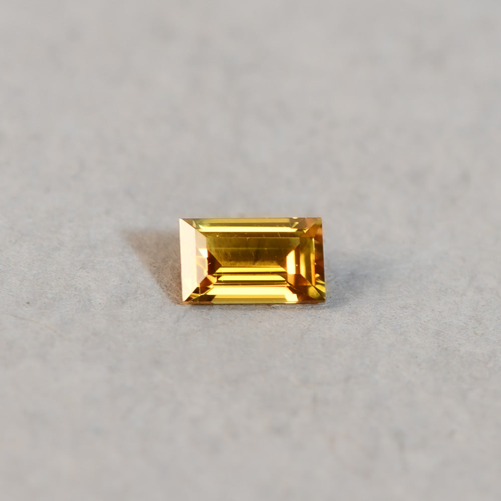 Australian Sapphire Baguette 1=0.34ct Orange