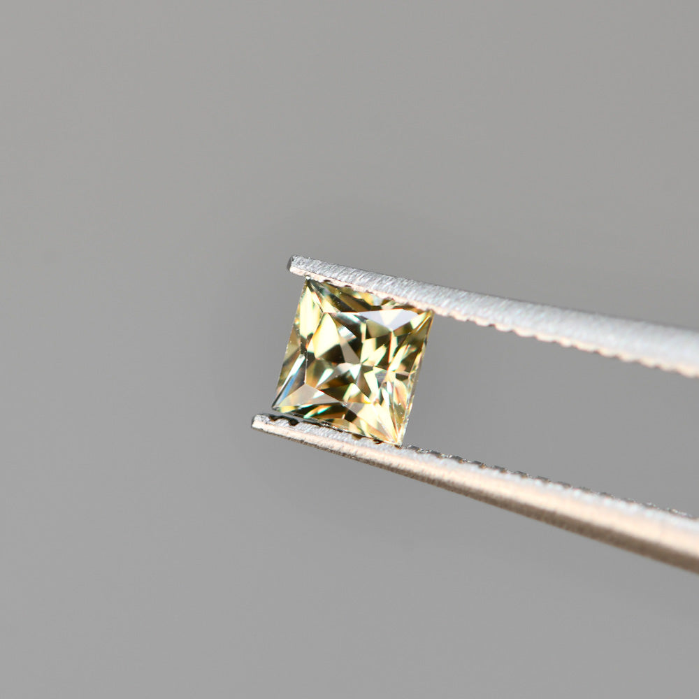 Australian Sapphire Princess 1=0.48ct Pale Yellow