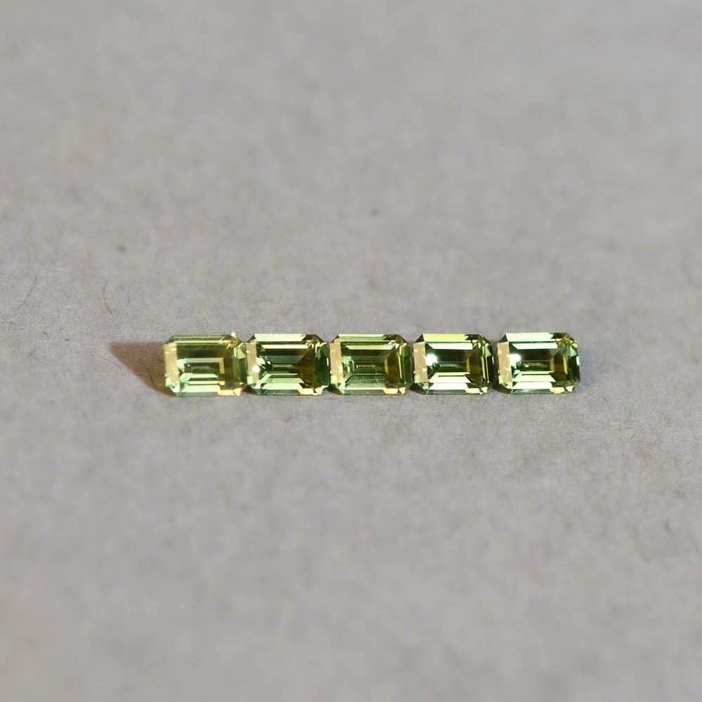 Australian Sapphire Emerald 5=1.22ct Green