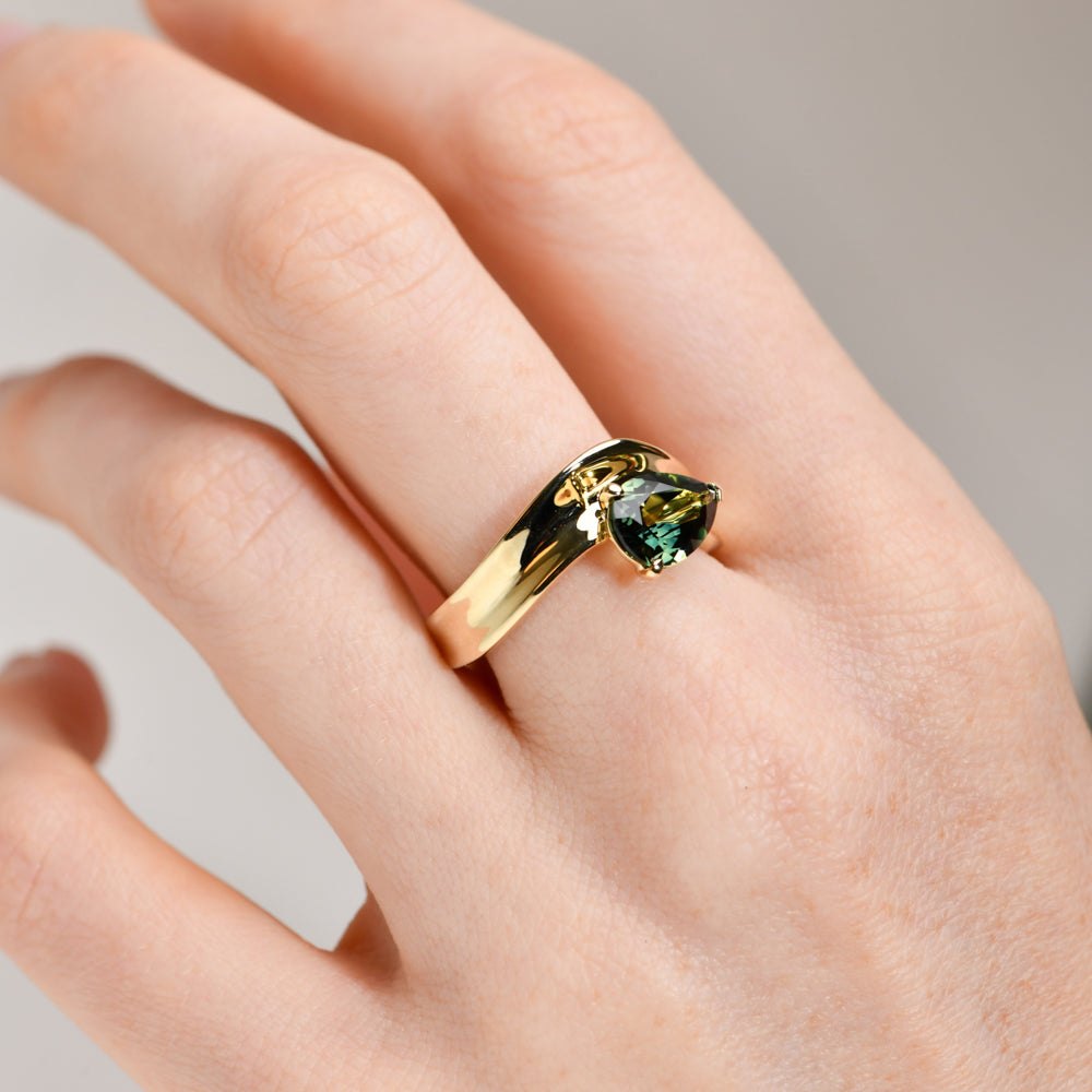 Avon Ring