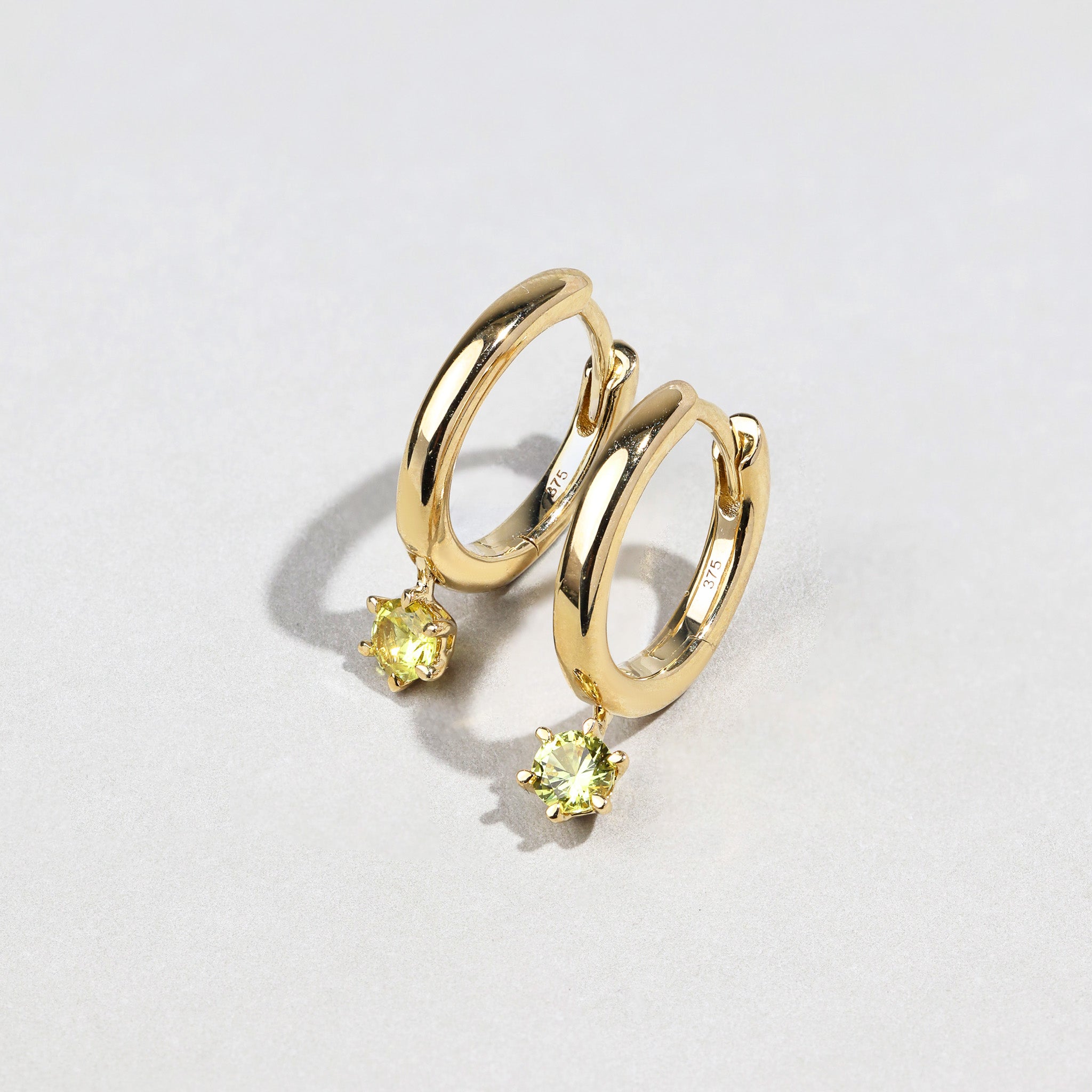 June Round Earrings