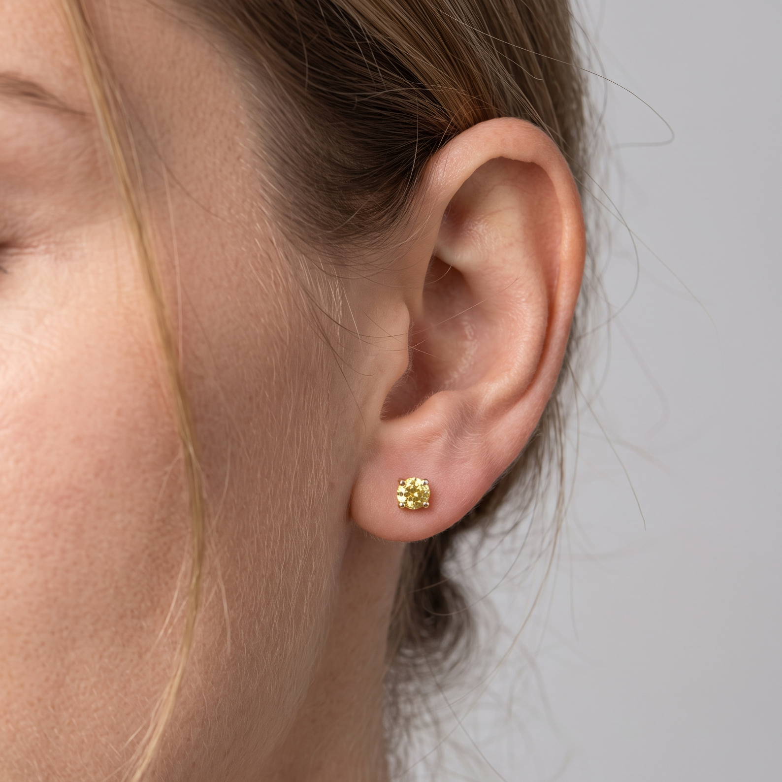 Melba Round Earrings