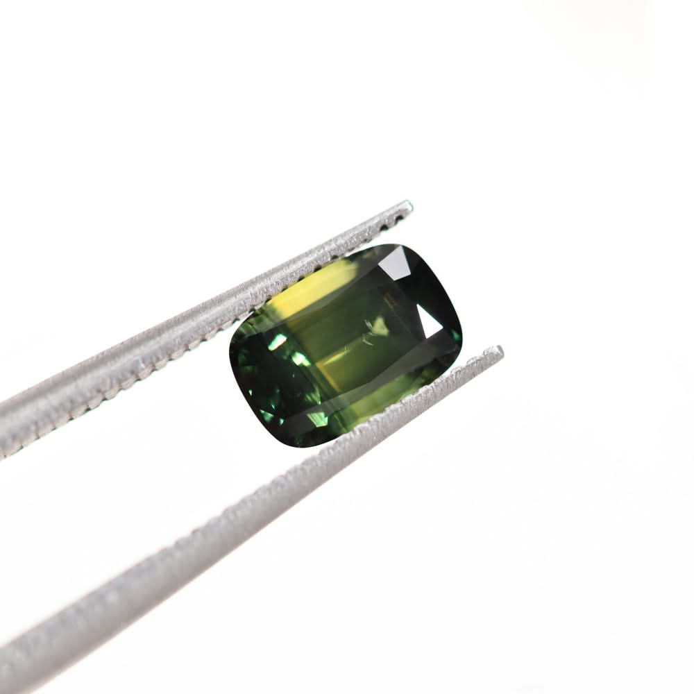 Australian Sapphire Cushion 1 Parti