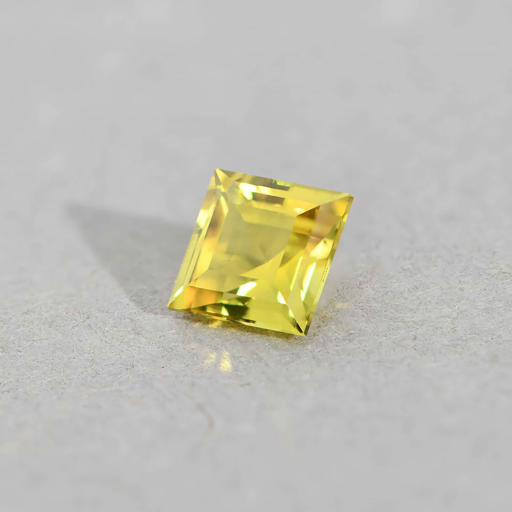 Australian Sapphire Carre 1 Golden