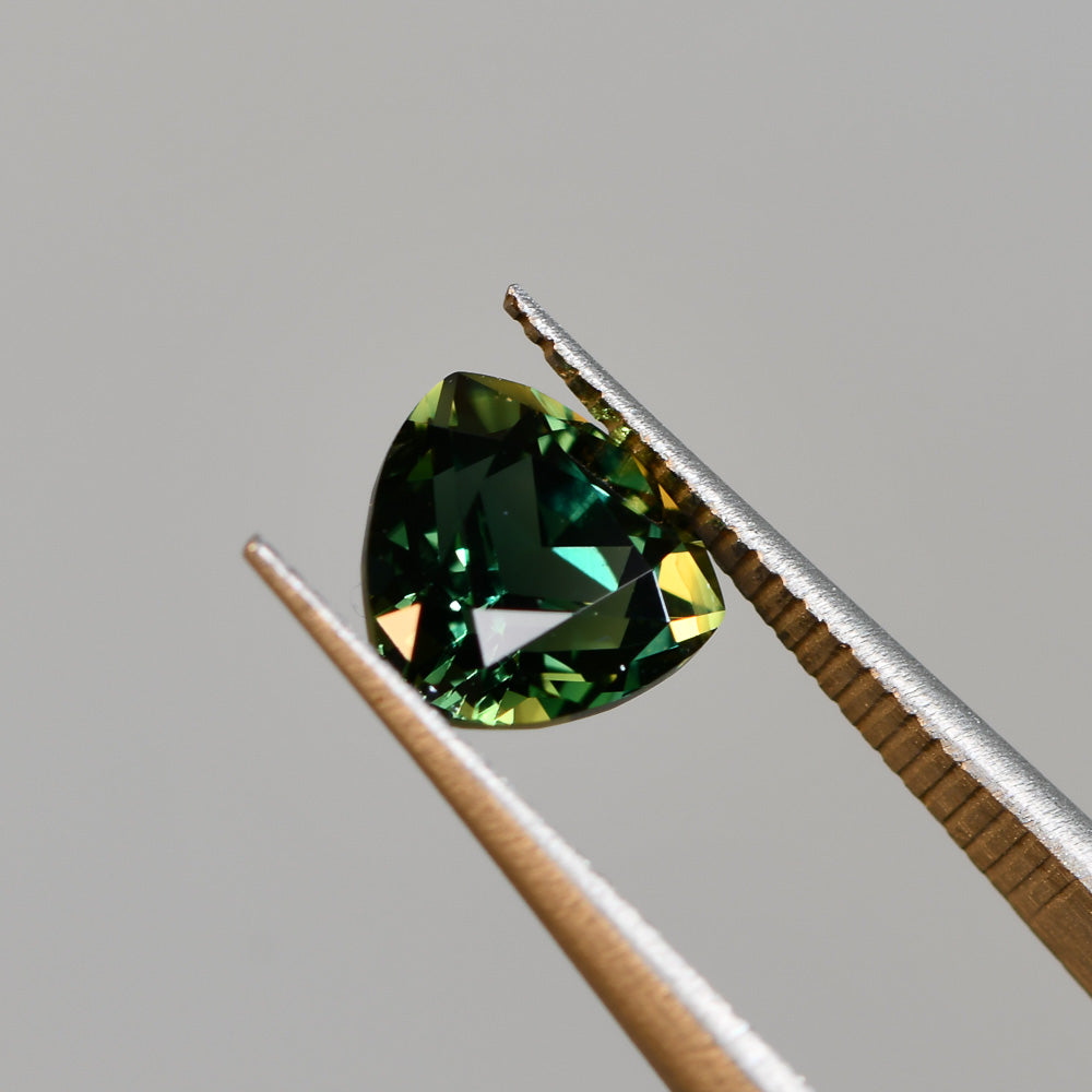 Australian Sapphire Trilliant 1 Parti