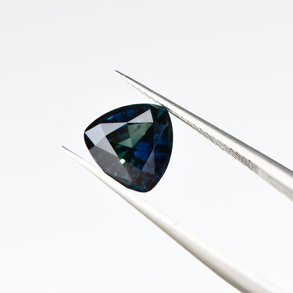Australian Sapphire Trilliant 2.42 Blue NH 