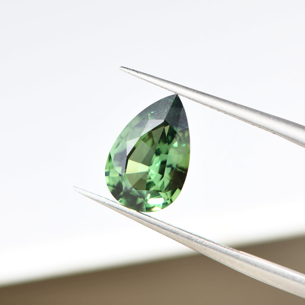 Australian Sapphire Pear 2.63 Green NH 