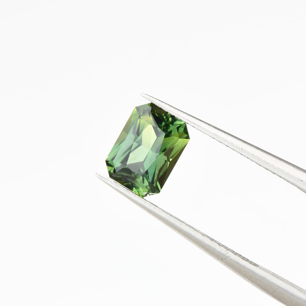 Australian Sapphire Radiant 1.44 Parti NH 